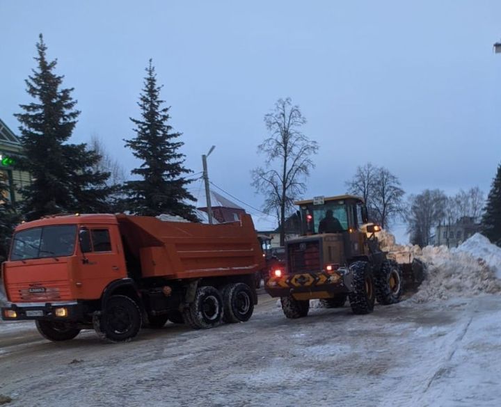 В Тетюшах ограничат движение транспорта в связи с вывозом снега