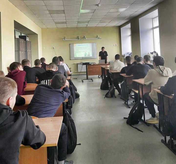 С тетюшскими студентами говорили о социальной справедливости