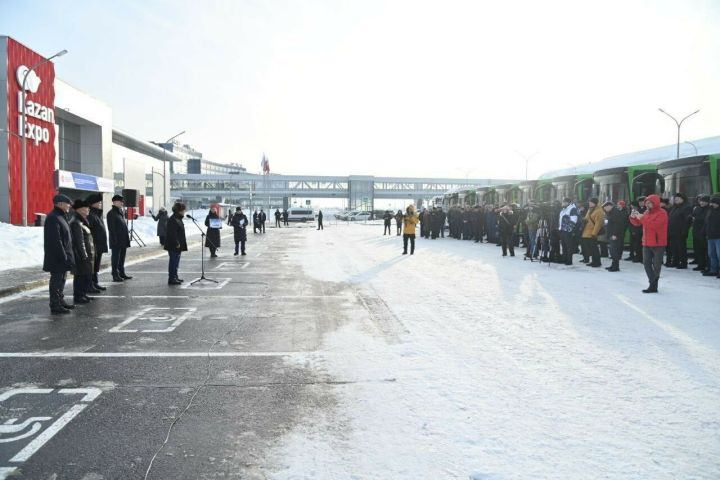 Минниханов передал муниципалитетам Татарстана 40 пассажирских автобусов