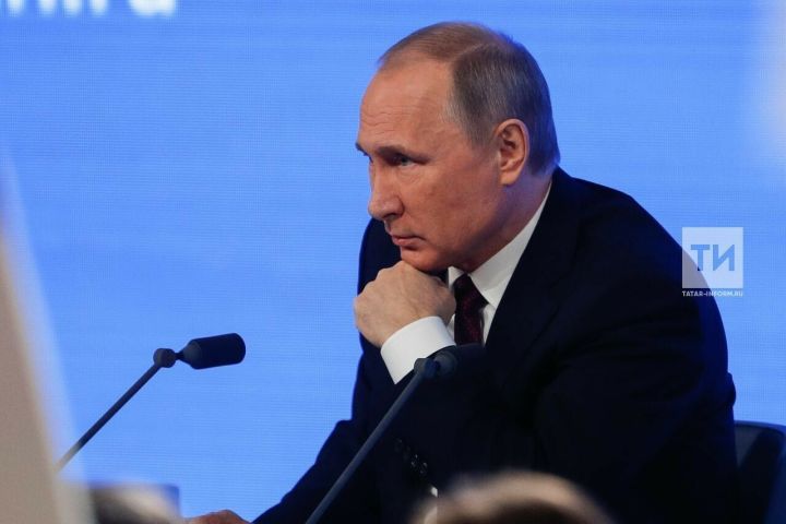 Путин подписал закон, запрещающий увольнять родителей-одиночек с детьми до 16 лет