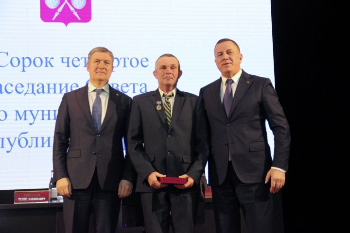 Отмечены заслуги работника по уходу за животными сельхозпредприятия «Новая Заря»