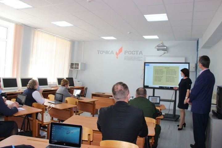 В 2024 году в Татарстане в 72 сельских школах откроются «Точки роста»