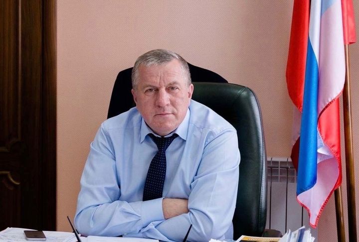 Район башлыгы Рәмис Сафиуллов Тәтеш районында яшәүче барлык хатын-кызларны тәбрик итә