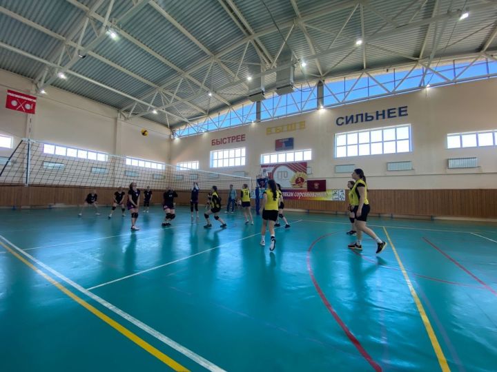 В Тетюшах прошли соревнования по волейболу