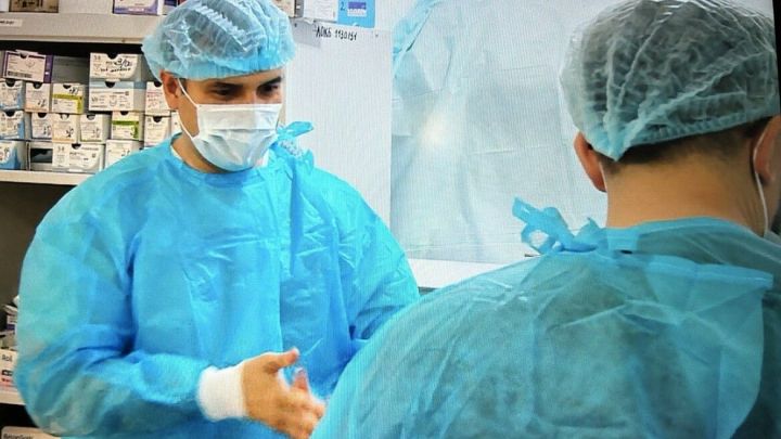 Глава Минздрава Татарстана провел в Лисичанске три хирургические операции