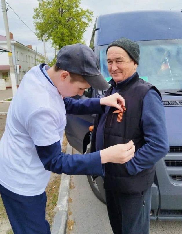 В Тетюшах активисты объединения «Формула успеха» провели акцию «Георгиевская ленточка»