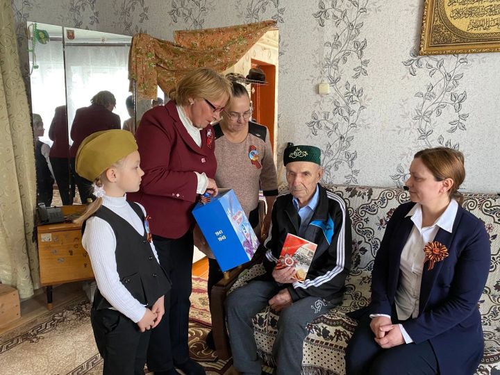 В Бакрчах поздравляли ветеранов Великой Отечественной войны, вдов и тружеников тыла на дому
