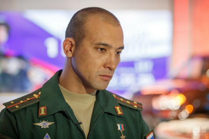 Расим Баксиков считает, что помимо сильного лидера у России должна быть сильная армия