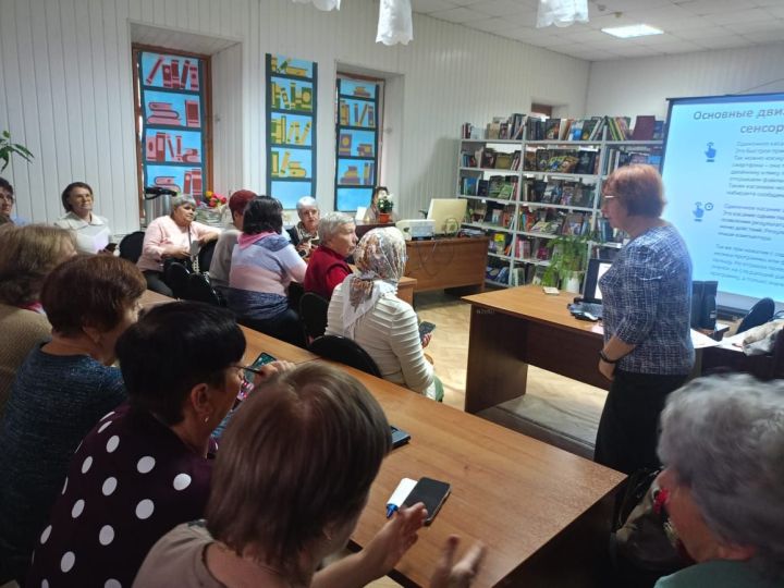Занятия Университета третьего возраста в Тетюшах