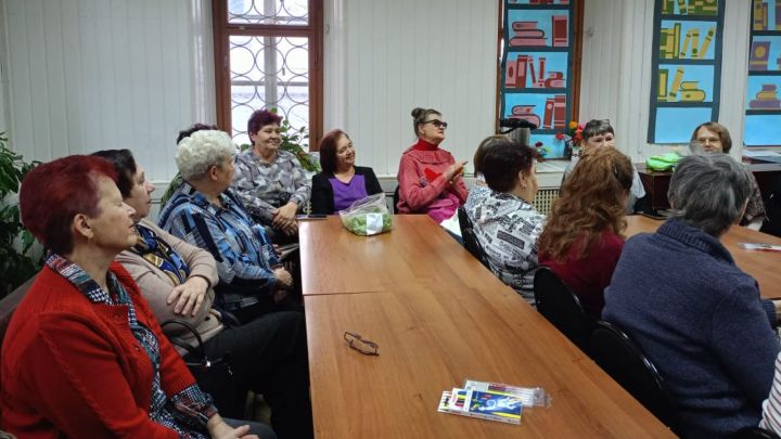 Занятие по психологии в рамках Университета третьего возраста