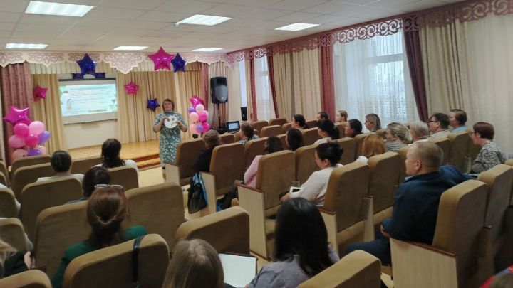 В Тетюшах прошел семинар-практикум участников конкурса «Воспитать человека»