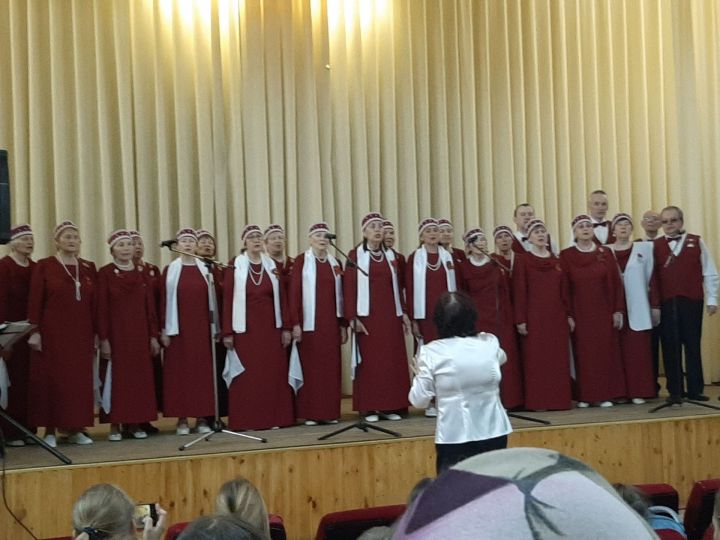 Олы Тарханда Тәтеш халык ветераннар хоры концерты узган