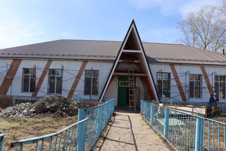 Капитальный ремонт Дома культуры в Алабердино продолжается