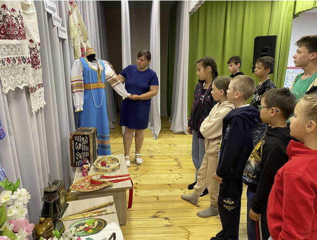 Познавательное путешествие в мир русской старины в Бакрчинском СДК Тетюшского района