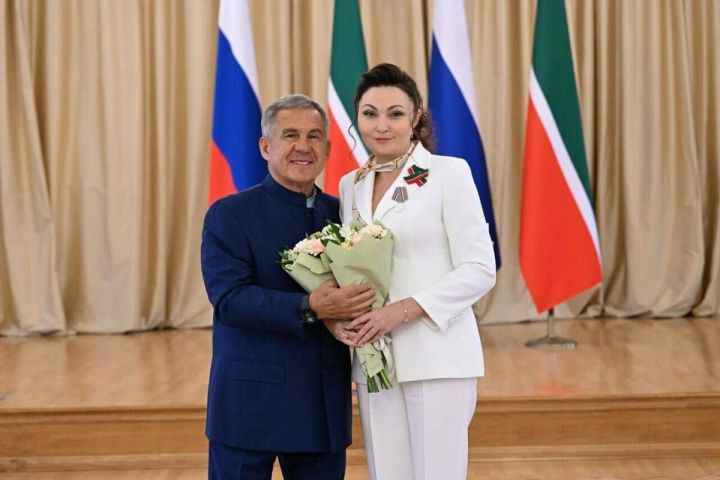 Заместитель гендиректора «Татмедиа» Дина Газалиева удостоена медали «За доблестный труд»