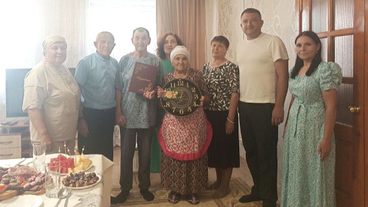 В Тетюшском районе поздравили жителя села Байрашево с 80‑летием