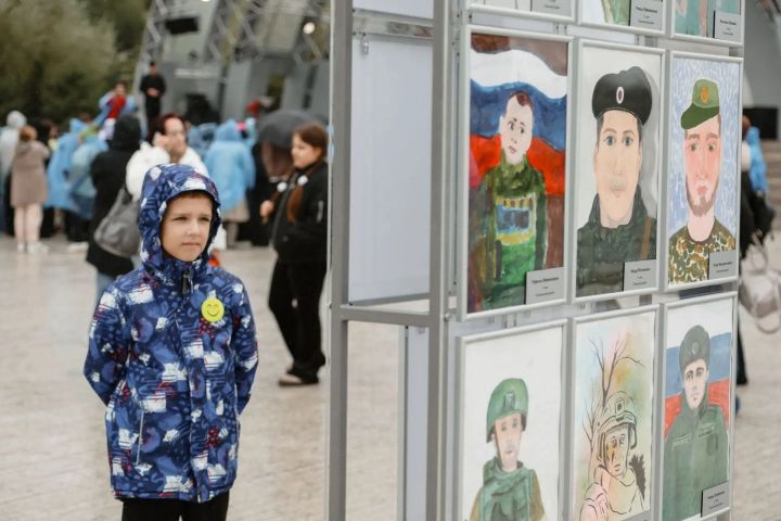Школьники из Тетюшского района представили свои работы на фестивале «Мой папа — Герой»