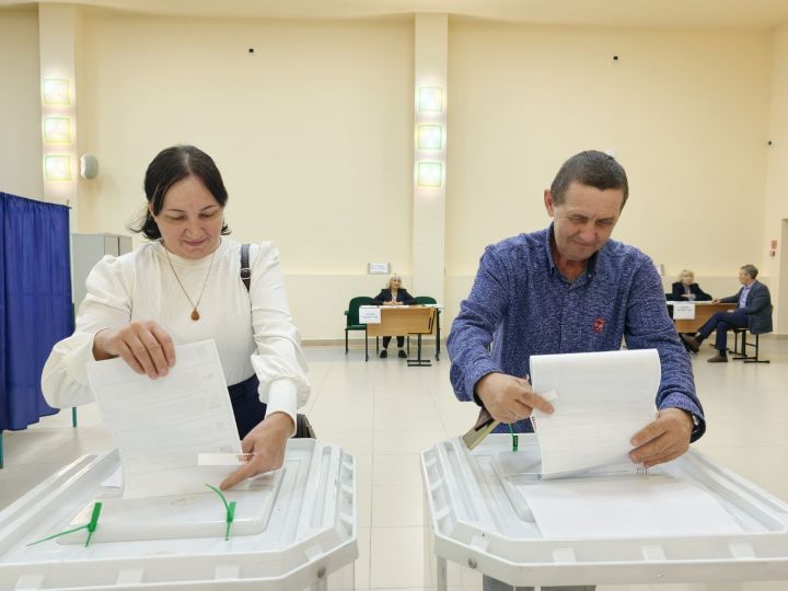 Семья Разиных пришла на выборы