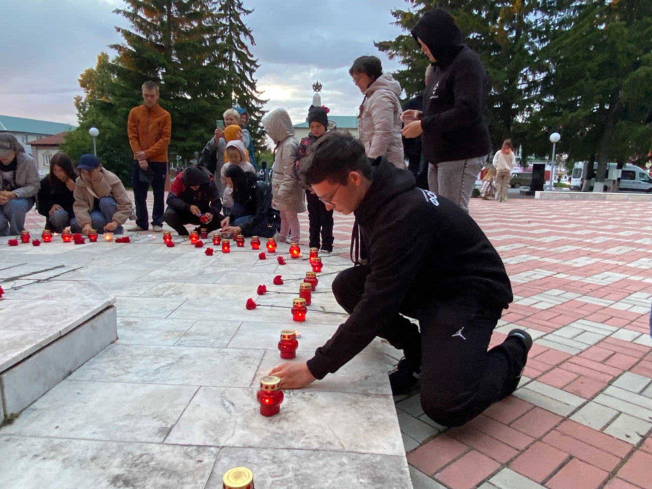 Свеча памяти в Тетюшах. фото Елена Калашникова