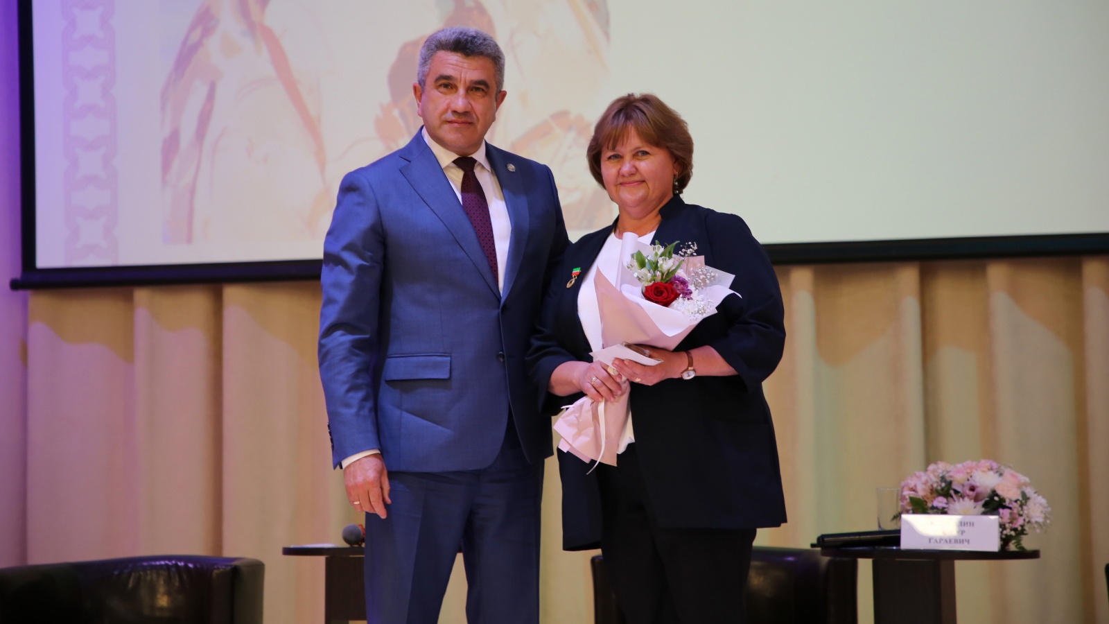 Гурьянова Марина Леонидовна награждена нагрудным знаком «За заслуги в образовании Республики Татарстан».