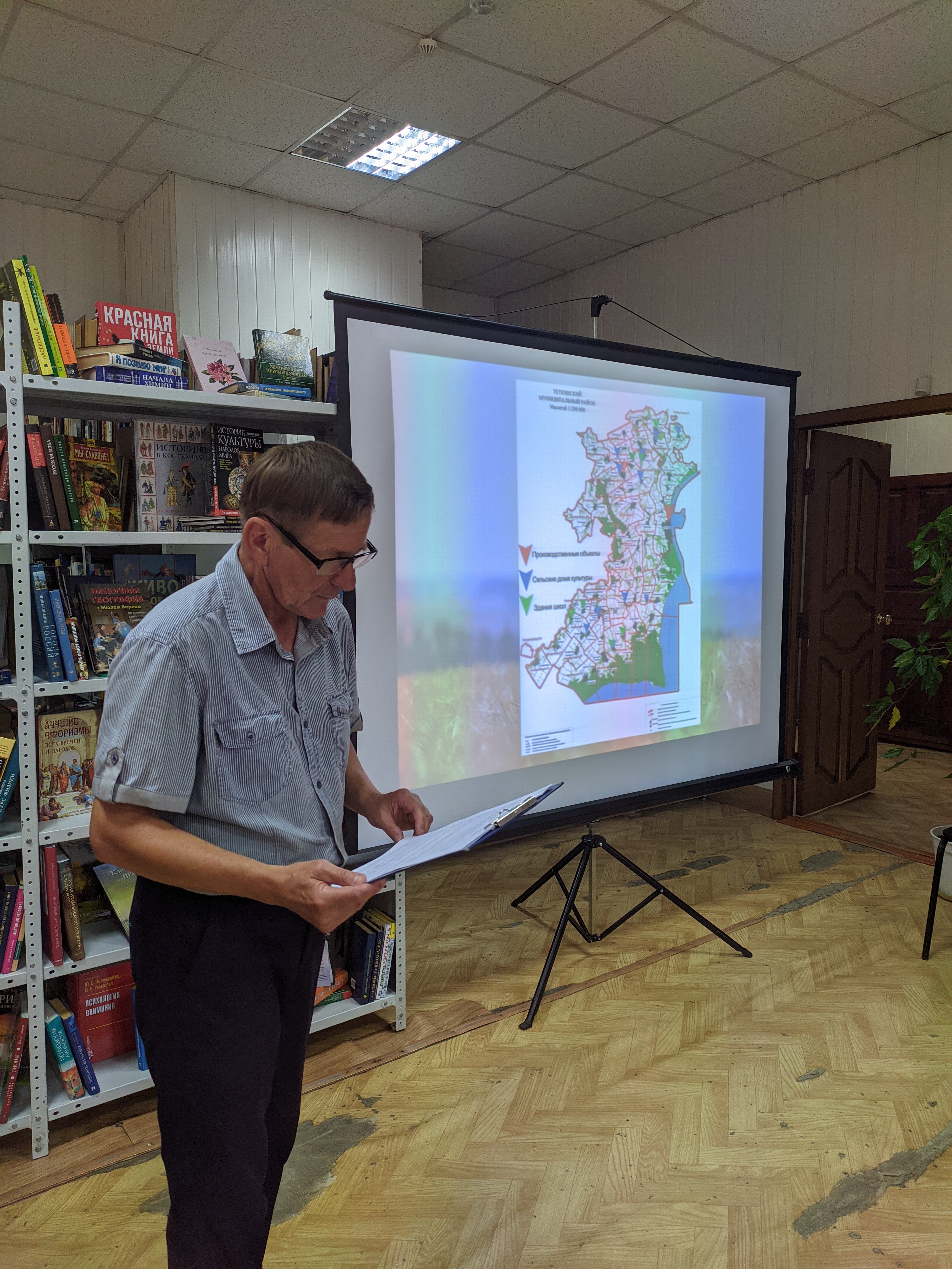 Презентация книг "Бизяевка" и "Маевка". Автор: Олег Евсеев, фото: Алсу Зиганьшина