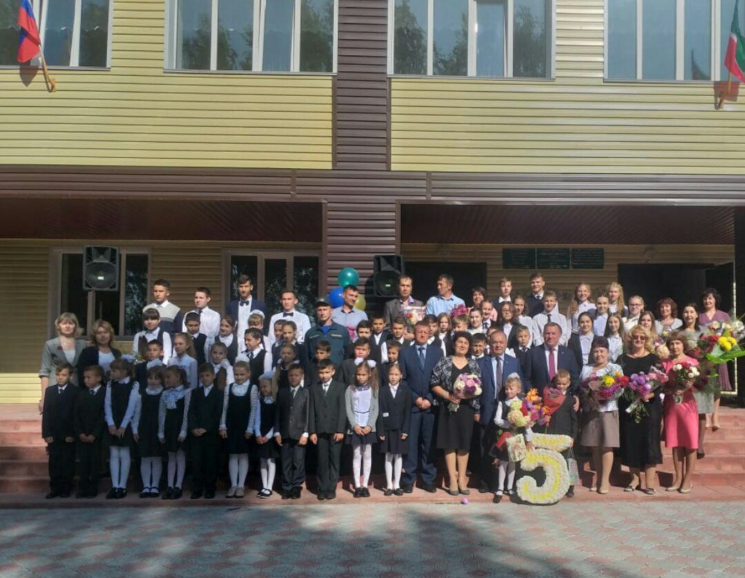 День знаний в Большешемякинской средней школе