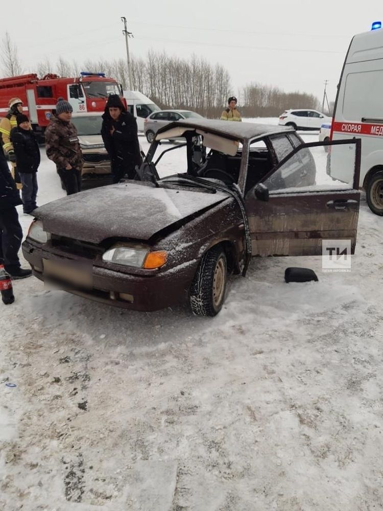 На трассе в ДТП в Татарстане пострадала девушка-водитель