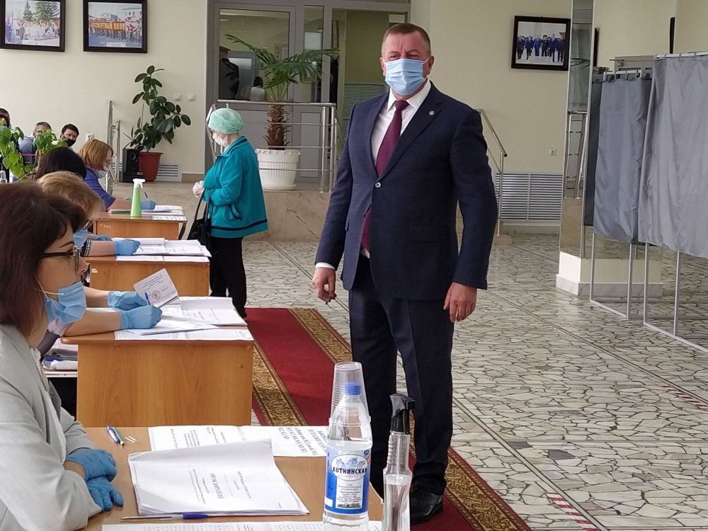 Глава Тетюшского района Рамис Сафиуллов проголосовал на выборах Президента РТ и депутатов представительных органов муниципальных образований