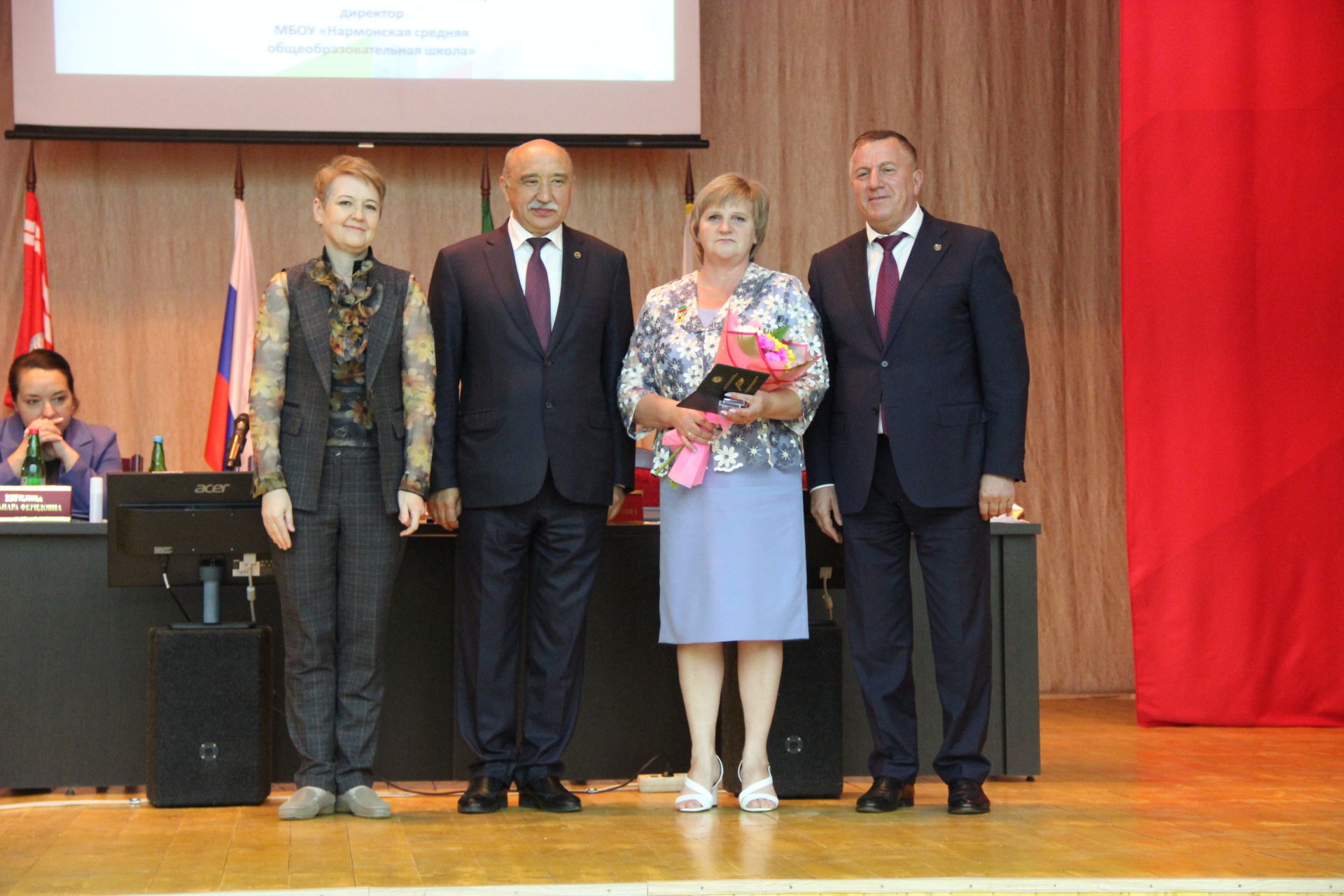 Нагрудным знаком «За заслуги в образовании» Министерства образования и науки Рес­публики Татарстан награждены тетюшане