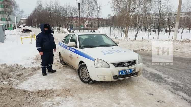 В Татарстане автоледи оштрафовали за непристегнутого грудного ребенка