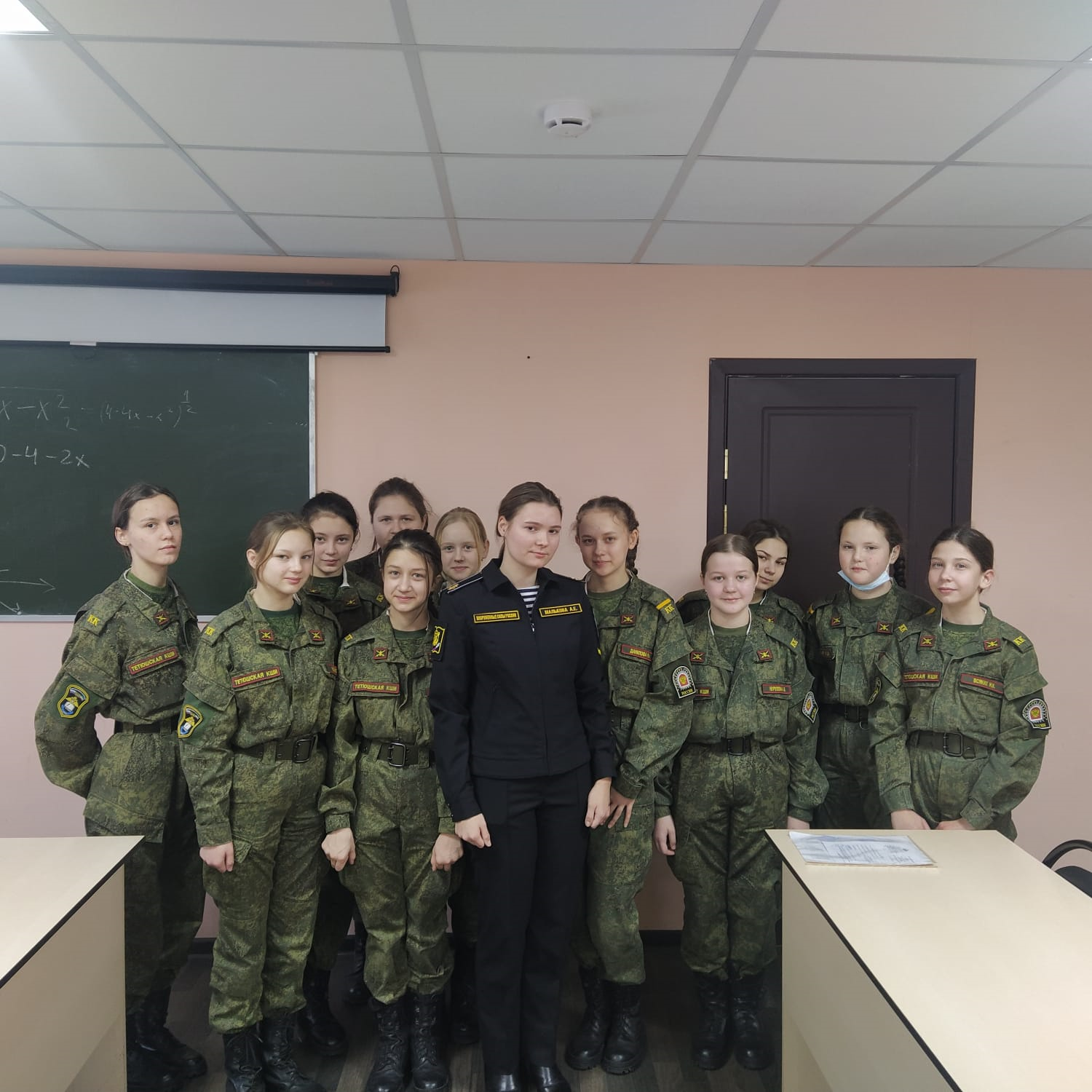Тетюшскую кадетскую школу-интернат посетили гости - выпускники школы