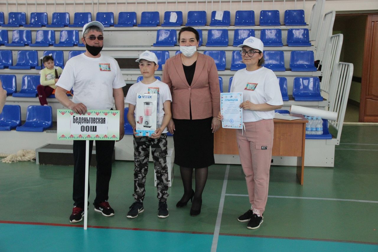 В Тетюшах провели соревнования "Мама, папа, я - спортивная семья"