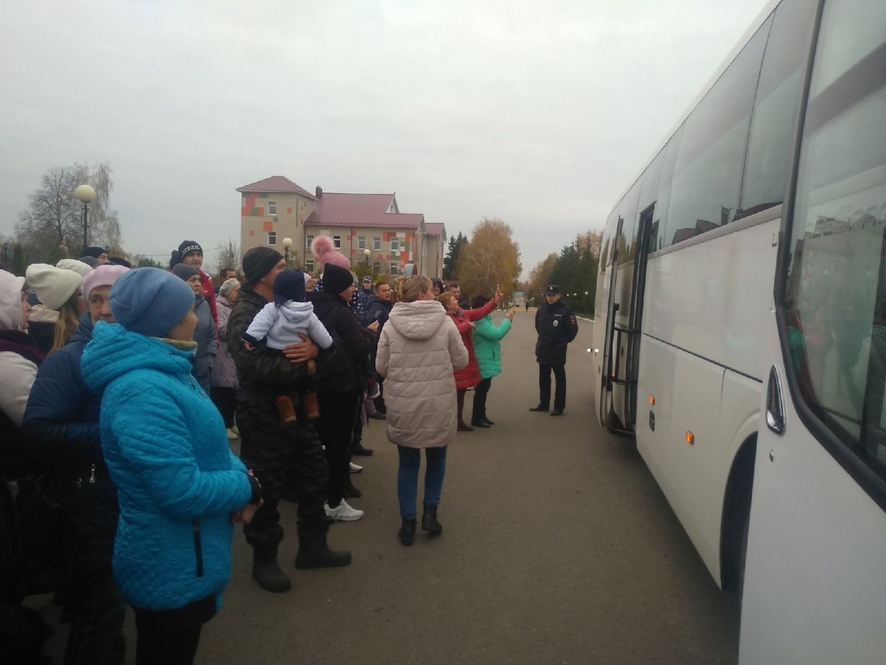 В Тетюшах прошли торжественные проводы граждан в рамках частичной мобилизации