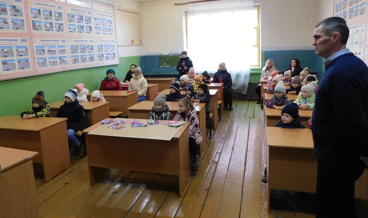 Тетюшскую автошколу посетили воспитанники детсада «Рябинушка»