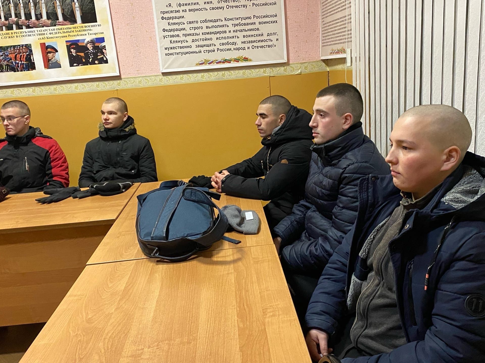 Семь ребят из Тетюшского района отправились служить в Вооруженные Силы РФ
