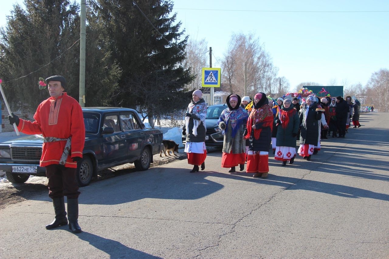 В селе Большое Шемякино прошли народные гуляния