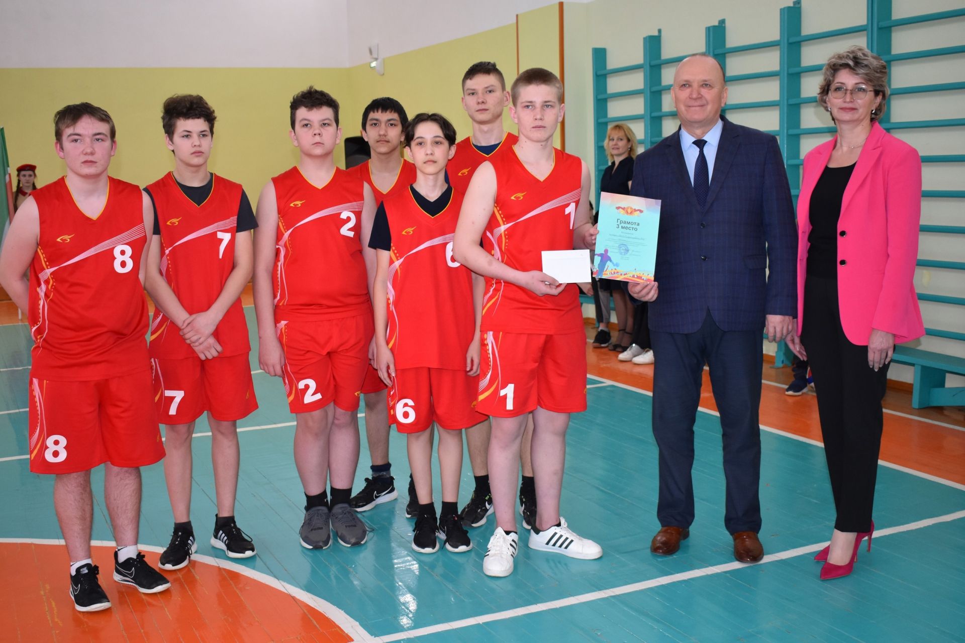 Победой команд Тетюшской средней школы №1 завершились соревнования по волейболу