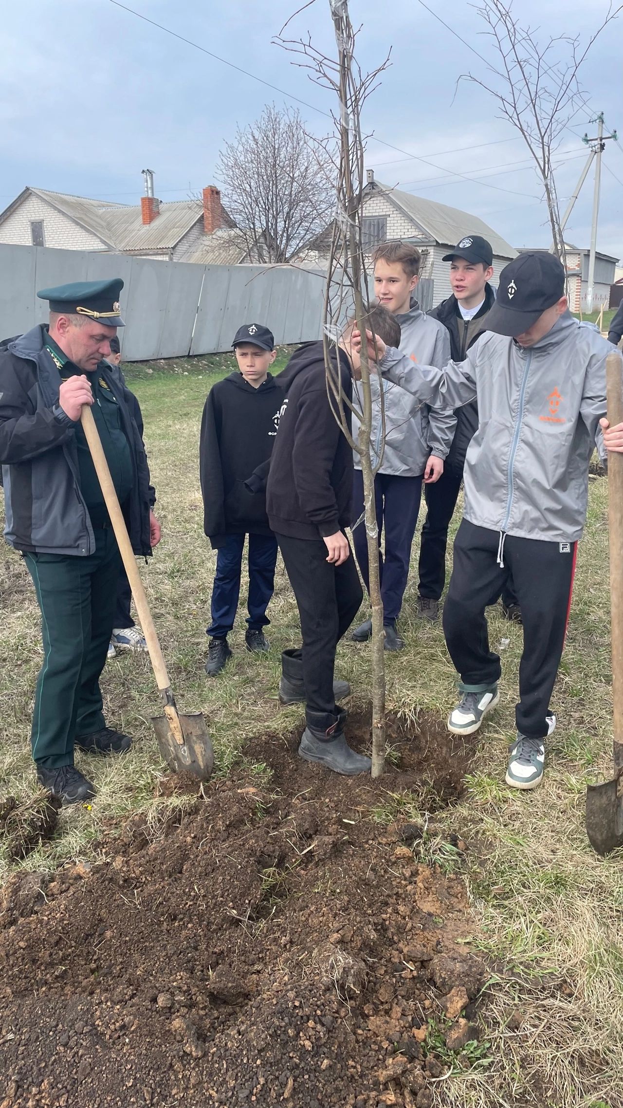 В Тетюшах были посажены новые саженцы деревьев
