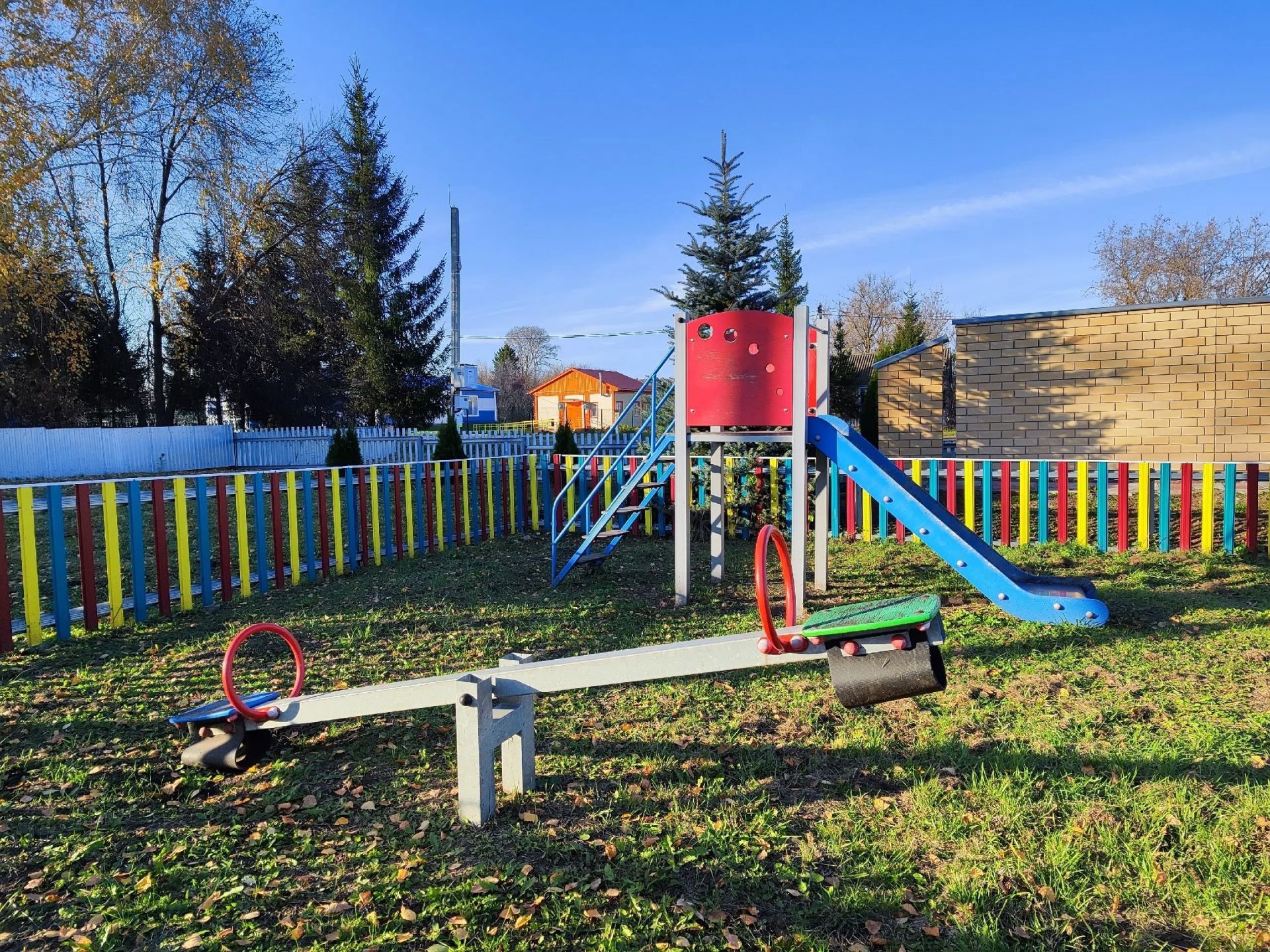 Зур Әтрәч авылында балалар һәм спорт мәйданчыкларын яңарттылар