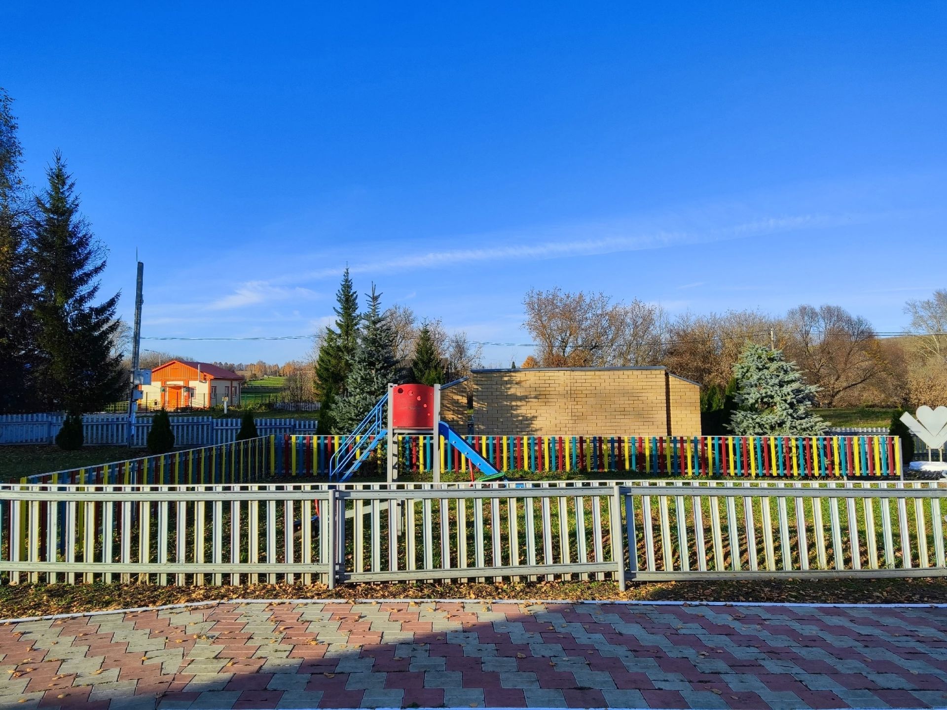 Зур Әтрәч авылында балалар һәм спорт мәйданчыкларын яңарттылар