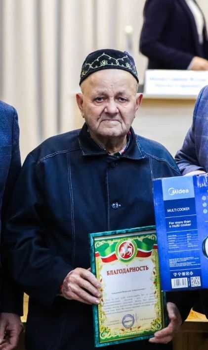 Ему доверяли новую технику