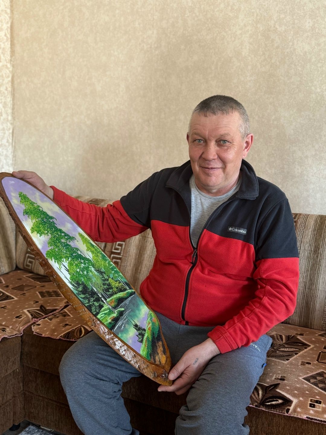 Потомственный плотник из Богдашкино: от табурета до Деда Мороза