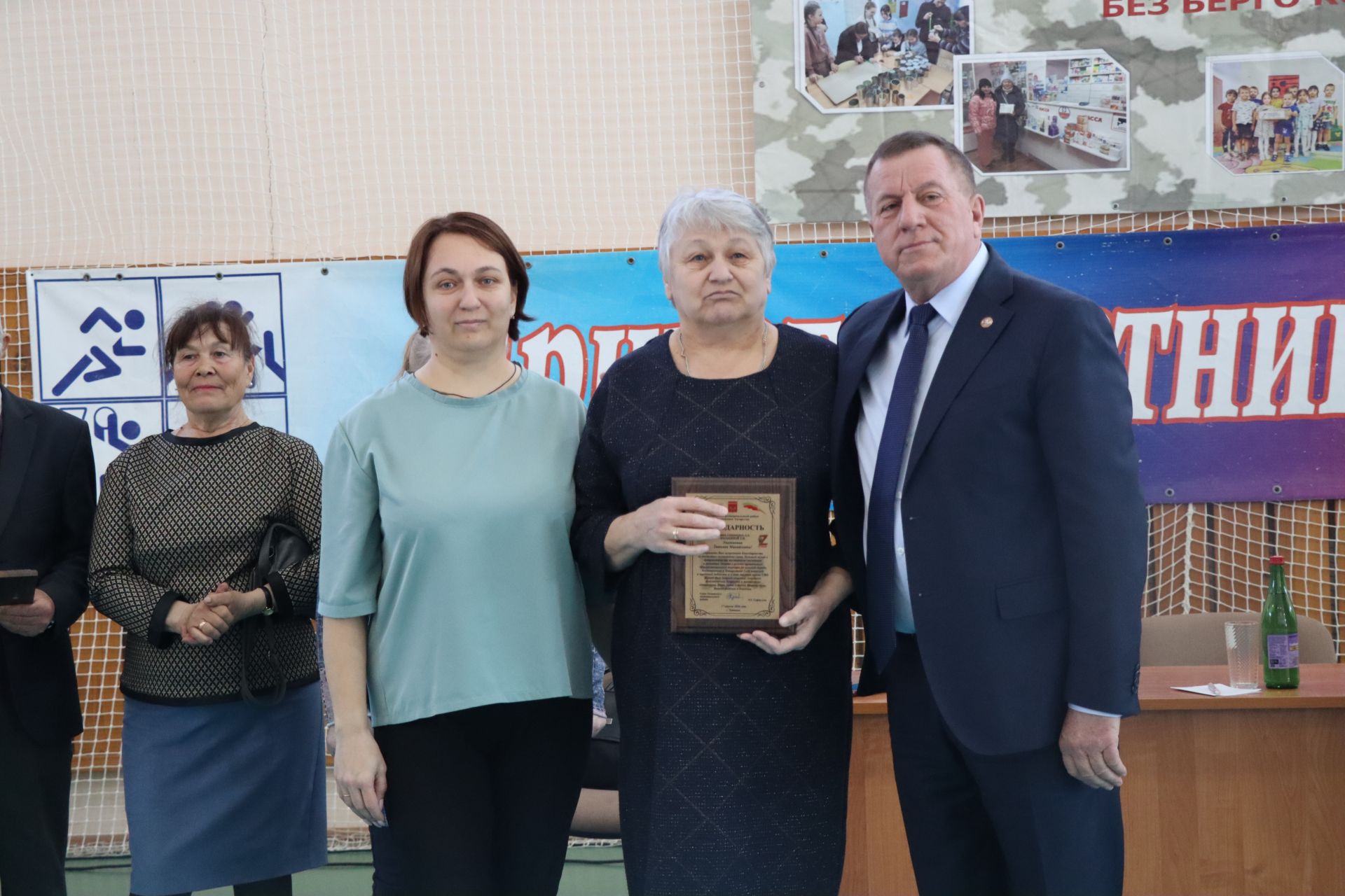 В Тетюшах проходит Межрегиональный турнир по вольной борьбе