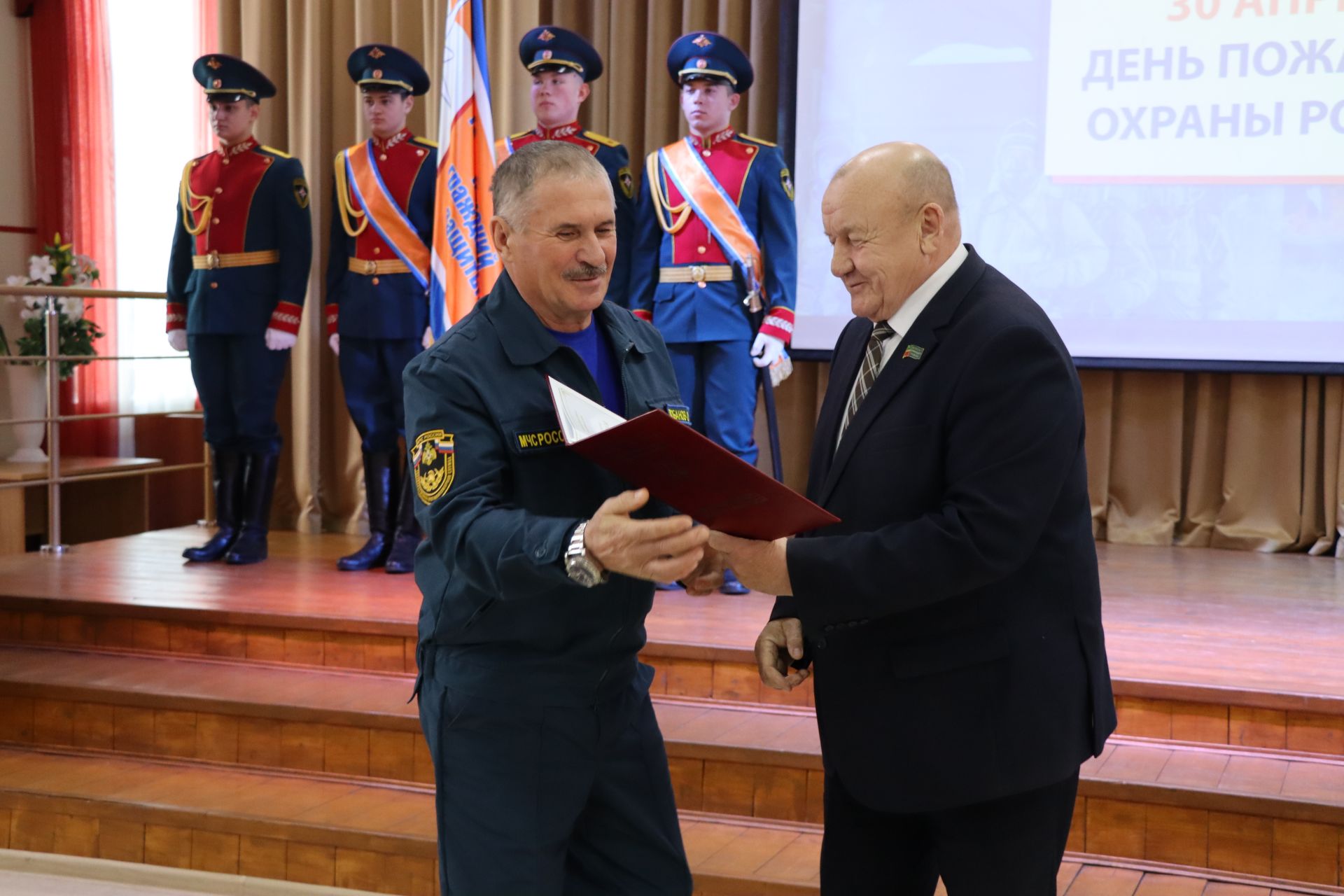 В Тетюшах прошли торжества ко Дню пожарной охраны России