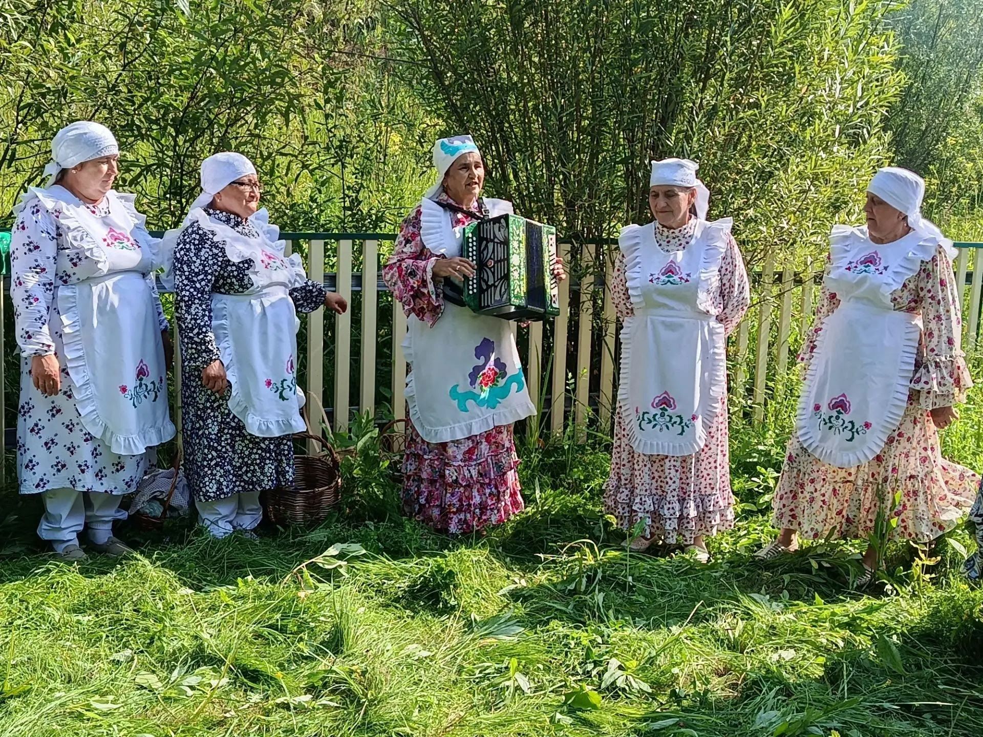 Келәштә «Шифалы үләннәр җыю» йоласы үткәрелгән