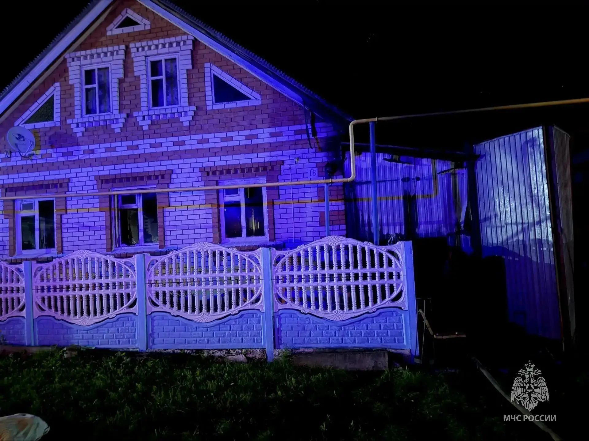 В Буинском районе при пожаре погибли два человека, трое пострадали