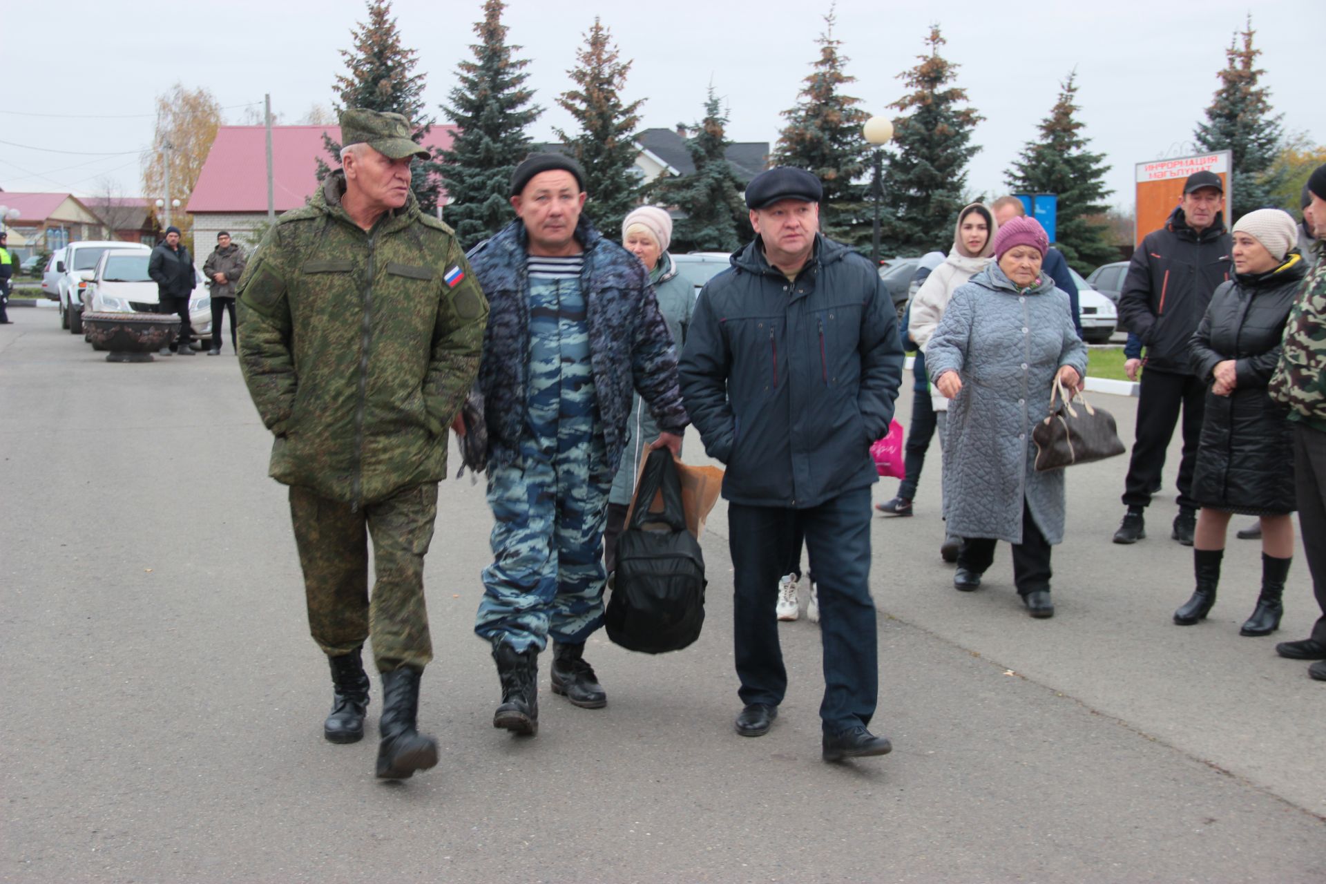 23 октября в Тетюшах прошли торжественные проводы граждан в рамках частичной мобилизации