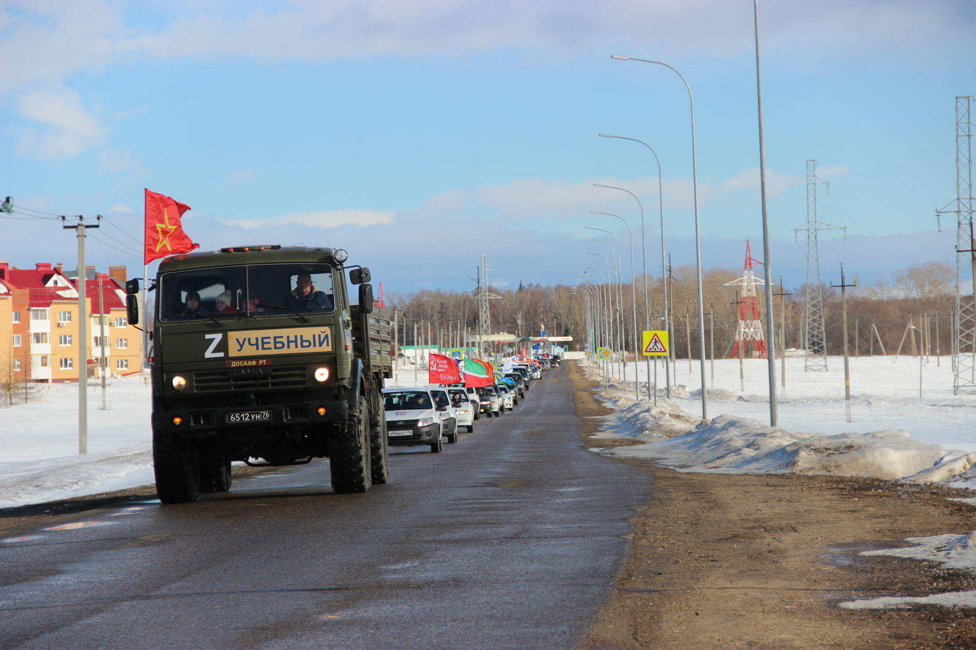 Автопробег в Тетюшах в поддержку проводимой спецоперации по денацификации Украины