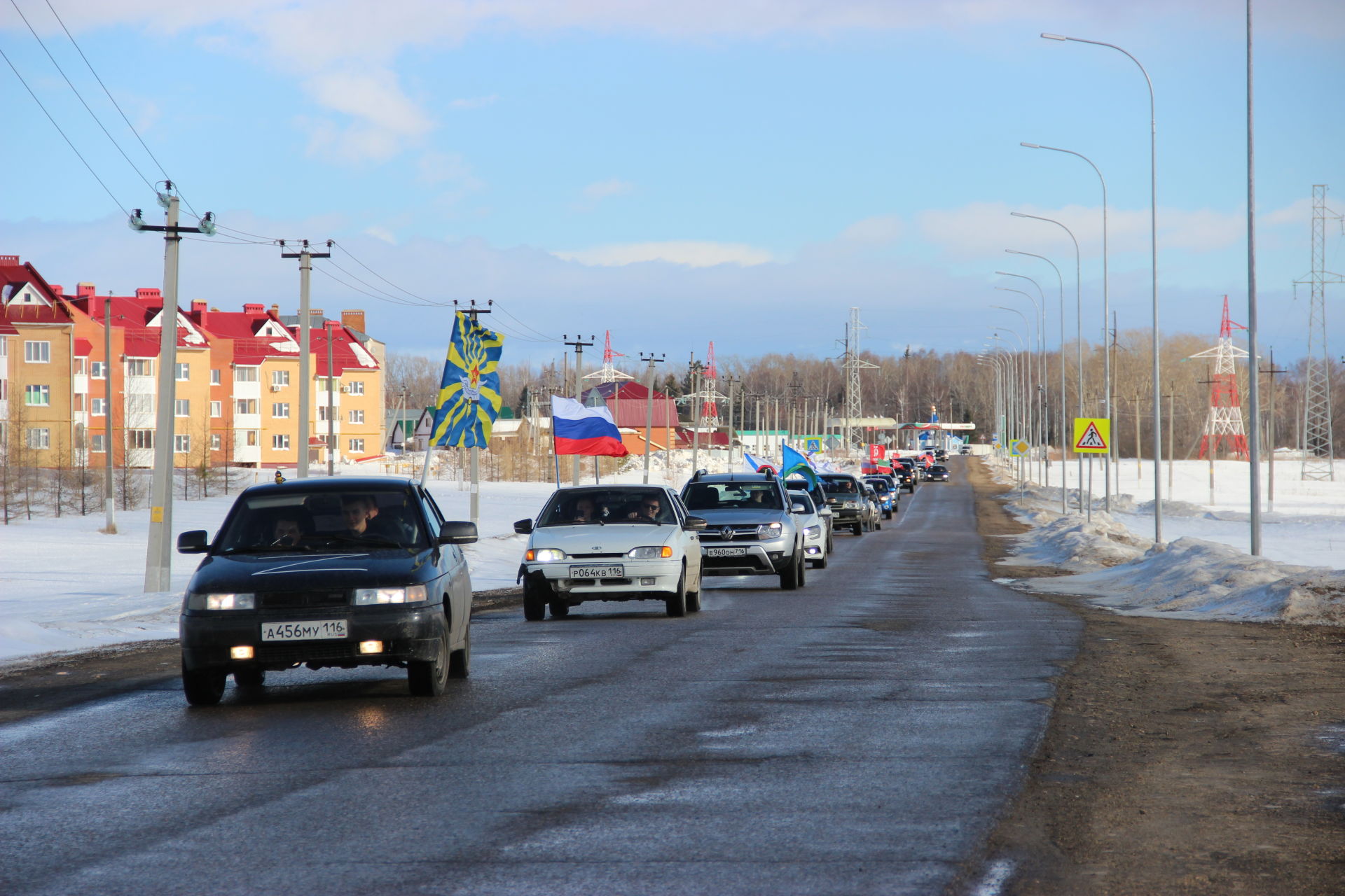 Автопробег в Тетюшах в поддержку проводимой спецоперации по денацификации Украины