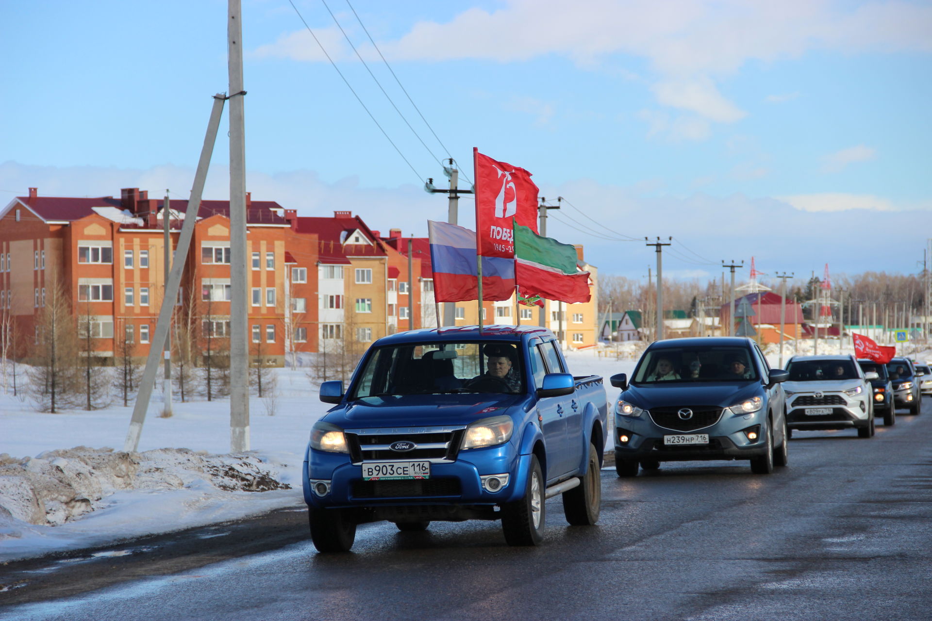 Автопробег в Тетюшах в поддержку проводимой спецоперации по денацификации Украины